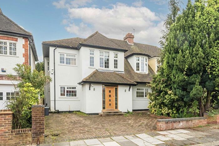 5 Bedroom Semi Detached House For Sale In Stuart Avenue, Ealing, W5