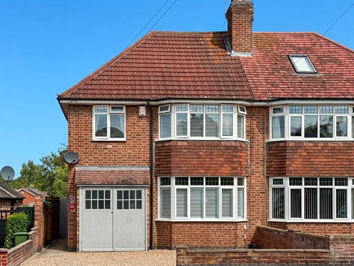 4 Bedroom Semi-Detached House To Rent In Shanklin Drive, Leicester, LE2