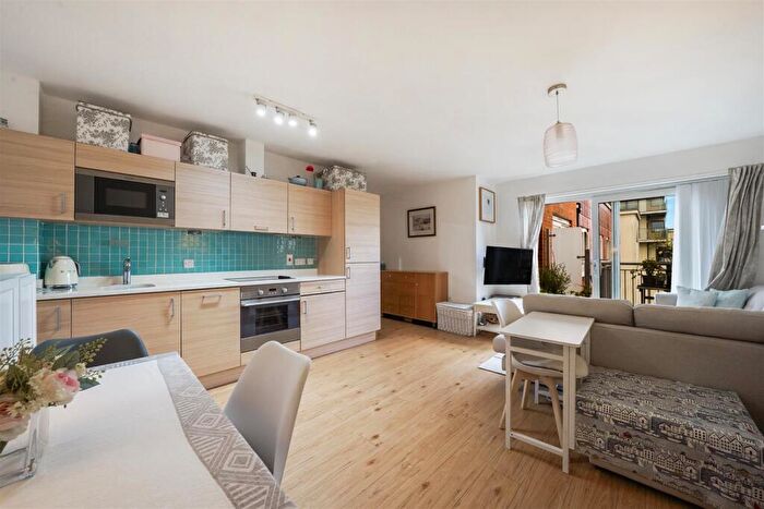 1 Bedroom Apartment For Sale In Amelia House, Colindale, NW9