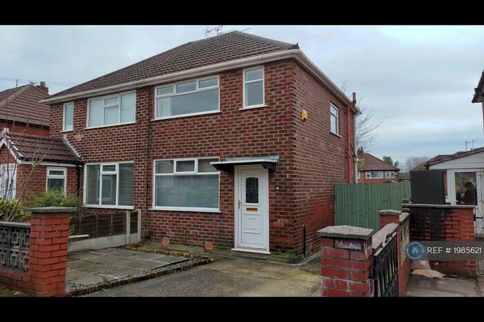 2 Bedroom Semi-Detached House To Rent In Lines Road, Droylsden, Manchester, M43