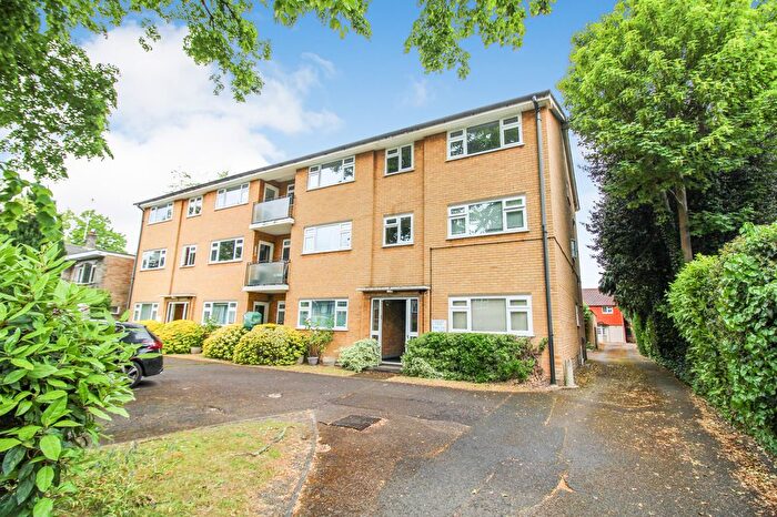 2 Bedroom Flat For Sale In Barton Court, Cambridge Road West, Farnborough, GU14