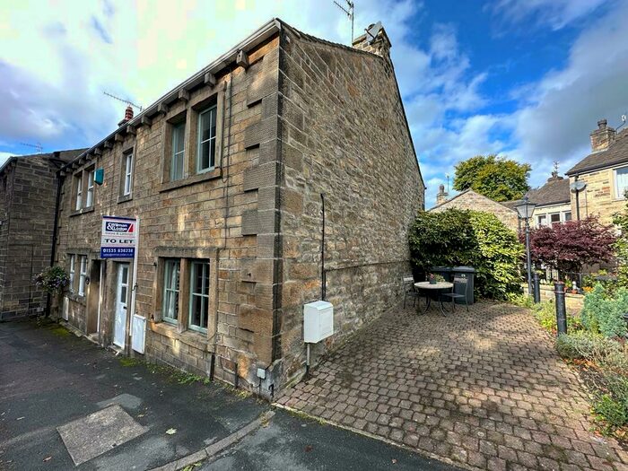 2 Bedroom Cottage To Rent In Chapel Street, Silsden, BD20