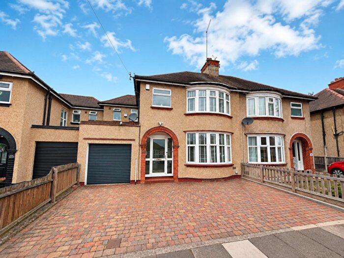 4 Bedroom Semi-Detached House For Sale In Bush Hill, The Headlands, Northampton, NN3
