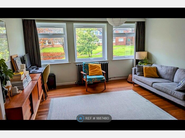 2 Bedroom Flat To Rent In Mowbray Road, London, SE19