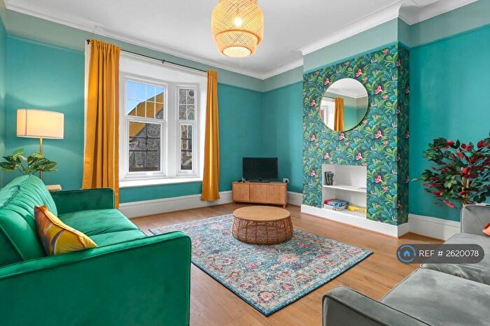 2 Bedroom Flat To Rent In Clinton Place, Seaford, BN25