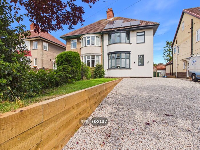 3 Bedroom Semi-Detached House To Rent In Barrow Lane, Hessle, HU13