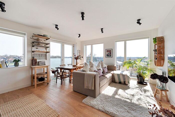 1 Bedroom Flat For Sale In Picture House Mews, Walthamstow, E17