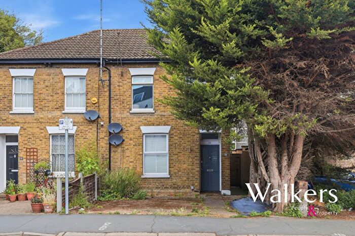 1 Bedroom Maisonette For Sale In Crescent Road, Warley, CM14