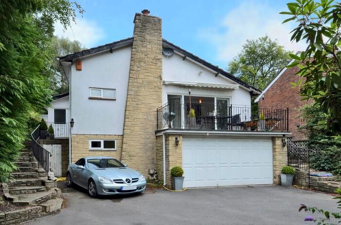 5 Bedroom Detached House To Rent In Lightwater, Surrey, GU18