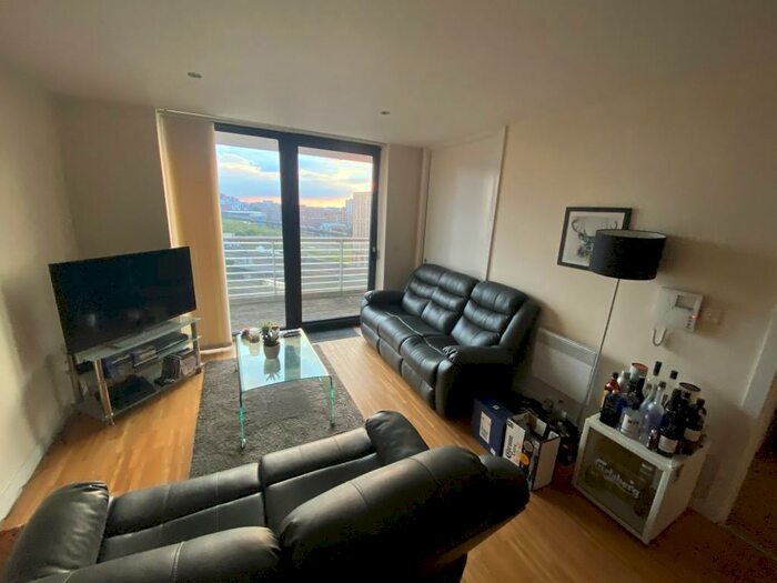 2 Bedroom Apartment To Rent In St Georges Island, Castlefield, Manchester, M15