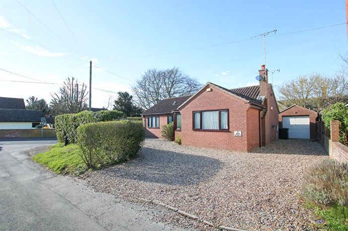 3 Bedroom Detached Bungalow For Sale In High Street, Ashley, CB8
