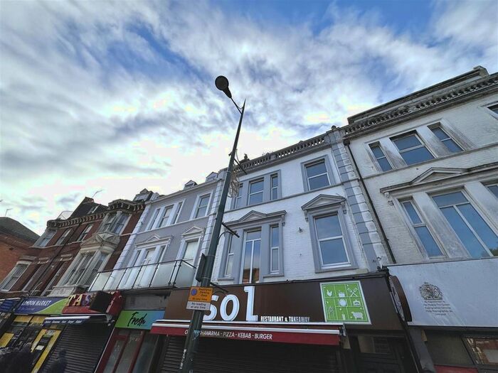 2 Bedroom Flat To Rent In Old Christchurch Road, Bournemouth, Dorset, BH1