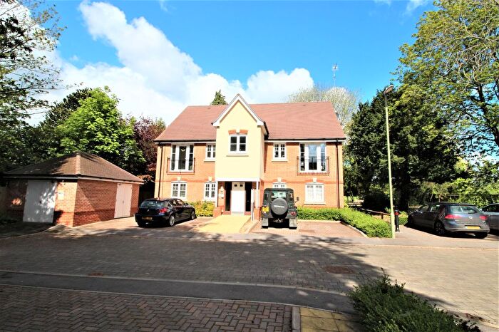 2 Bedroom Flat To Rent In Claines Street, Holybourne, Alton, Hampshire, GU34