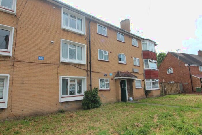 2 Bedroom Flat To Rent In Chadwell Avenue, Cheshunt, Waltham Cross, EN8