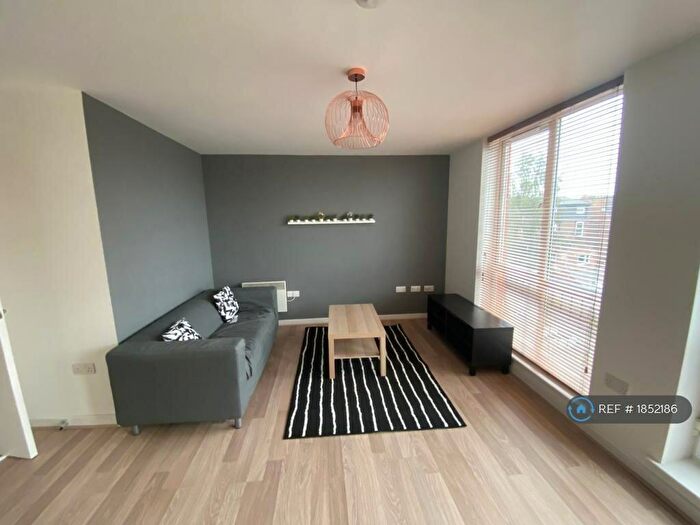 2 Bedroom Flat To Rent In The Pavilion, Nottingham, NG7