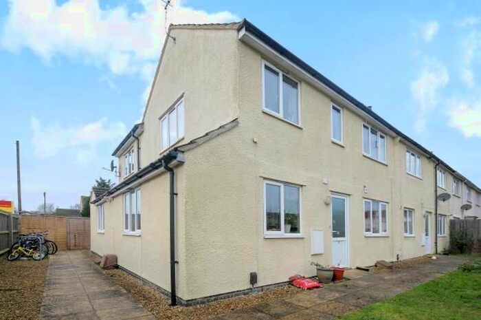 1 Bedroom Flat To Rent In Cromwell Close, Marston, OX3