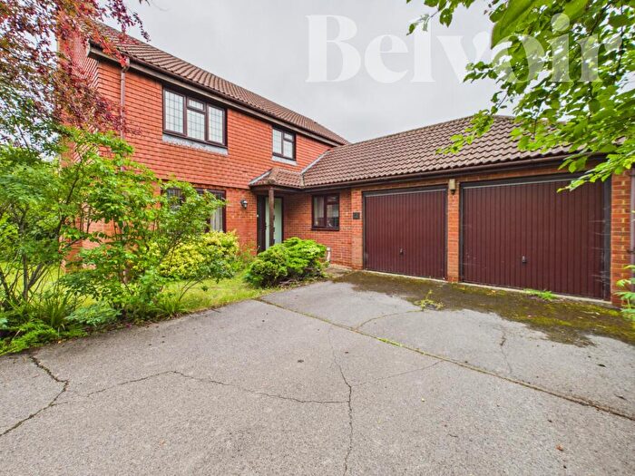 4 Bedroom Detached House For Sale In Belvedere Gardens, Chineham, Basingstoke, RG24