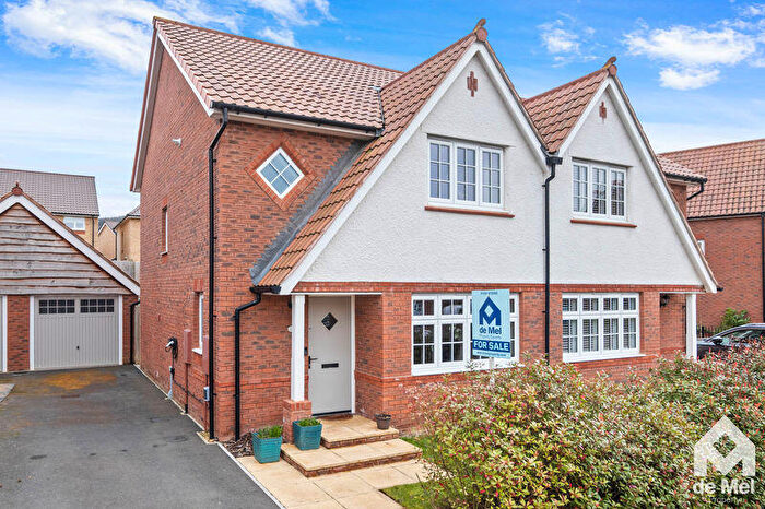 3 Bedroom Semi Detached House For Sale In Meadowsweet Road, Leckhampton, Cheltenham, GL53