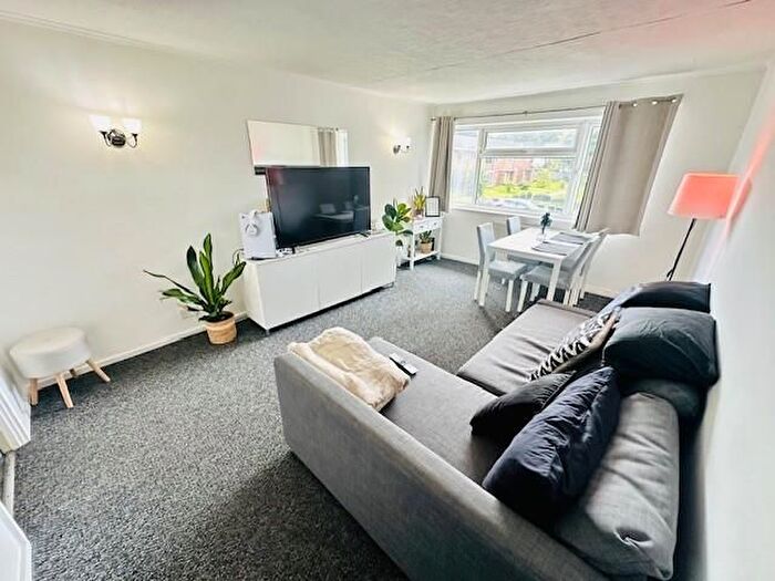 2 Bedroom Maisonette To Rent In Enfield Close, Erdington, Birmingham, B23