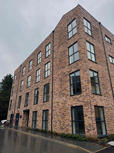 2 Bedroom Flat To Rent In Bridgewater Close, Nottingham, Nottinghamshire, NG2