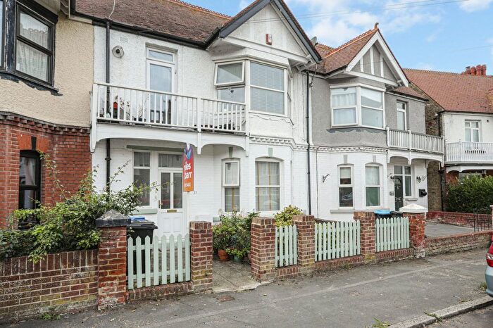 2 Bedroom Maisonette For Sale In Windsor Avenue, Margate, CT9