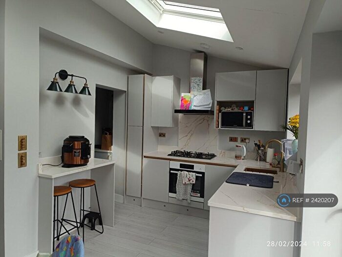 4 Bedroom Semi-Detached House To Rent In Warminster Road, London, SE25