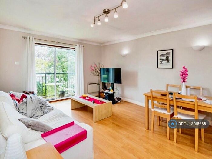 1 Bedroom Flat To Rent In Arches Road, Southampton, SO15