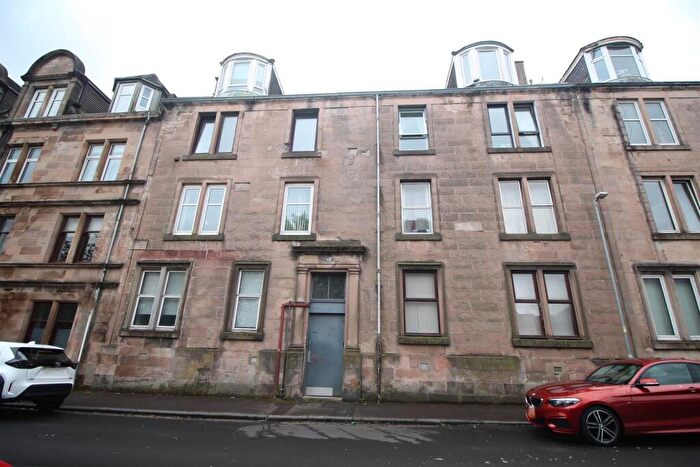 2 Bedroom Flat For Sale In Holmscroft Street, Greenock, PA15