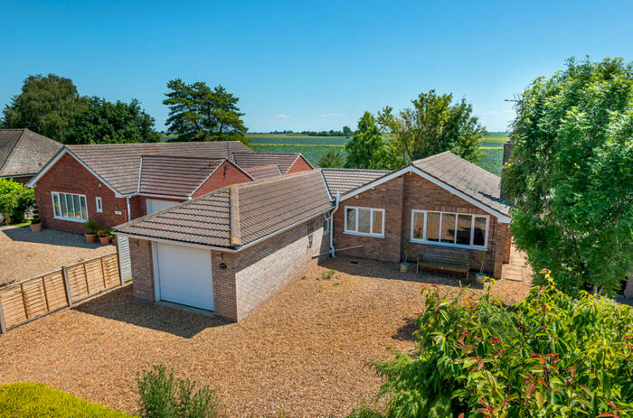 3 Bedroom Detached Bungalow For Sale In Broadgate, Weston Hills, PE12