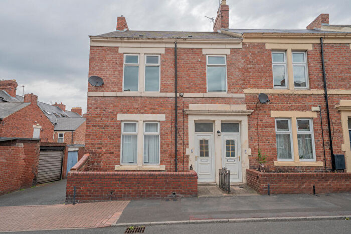 3 Bedroom Flat For Sale In Northbourne Street, Shipcote, Gateshead, NE8