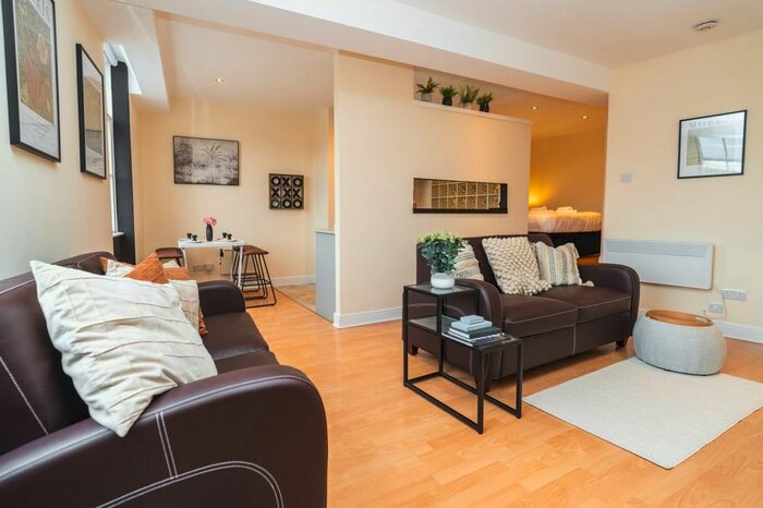 1 Bedroom Flat To Rent In Dale Street, Liverpool, L2