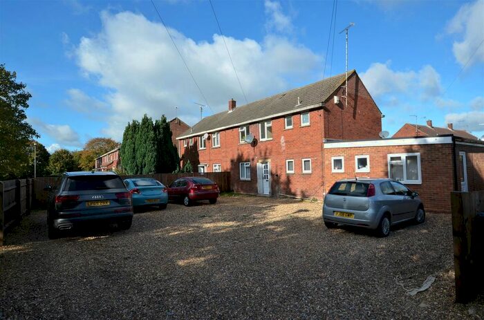 Studio To Rent In Stoke Road, Aylesbury, HP21