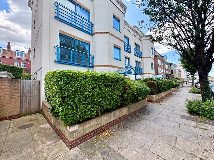 2 Bedroom Flat To Rent In Salisbury Road, Hove, BN3