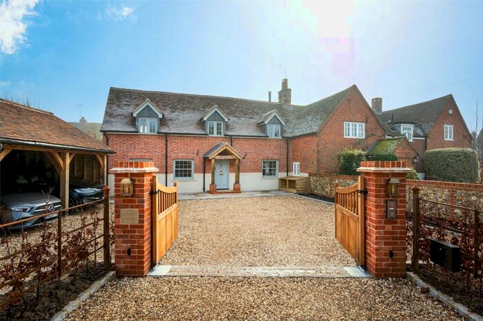 4 Bedroom Semi-Detached House To Rent In Binfield Heath, Henley-on-Thames, Oxfordshire, RG9