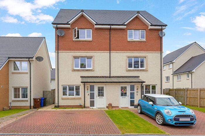 4 Bedroom Semi Detached House For Sale In Mcnaughton Court, Stirling, FK8