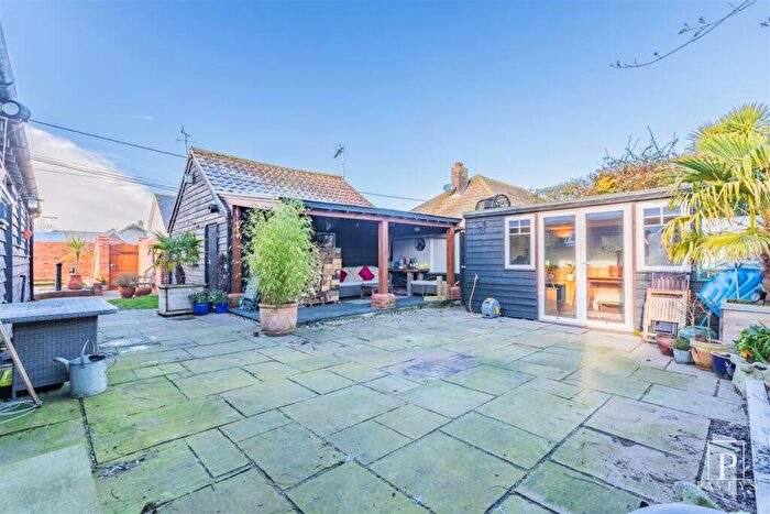 4 Bedroom Detached House For Sale In Walton Road, Kirby-Le-Soken, Frinton-On-Sea, CO13
