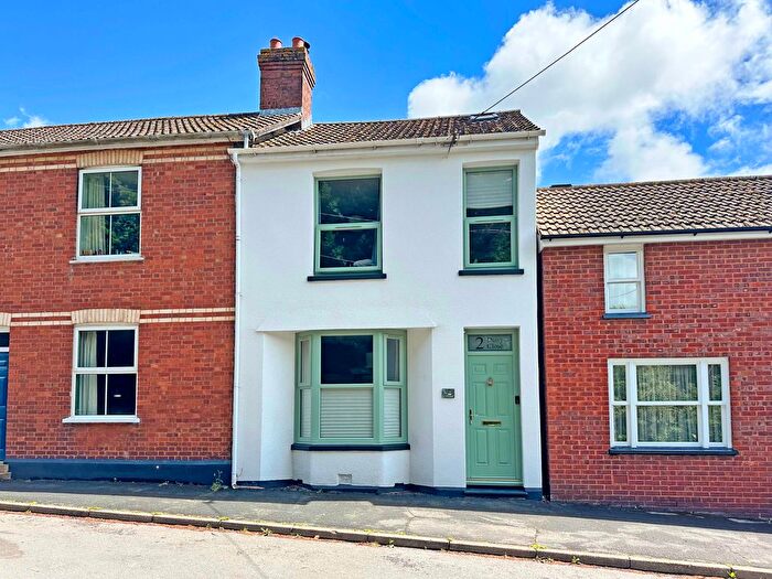 3 Bedroom Semi Detached House For Sale In Dairy Close, Exminster, EX6