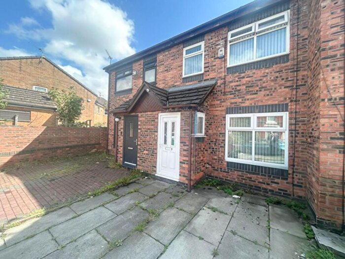 3 Bedroom Semi Detached House For Sale In Highfield Road, Levenshulme, Manchester, M19