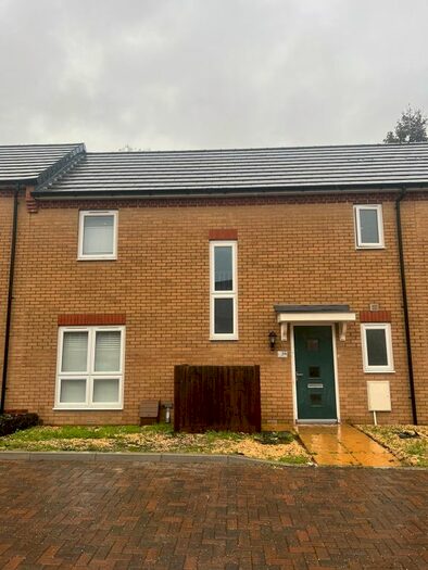 3 Bedroom Property To Rent In Haddon Close, Sittingbourne, ME10