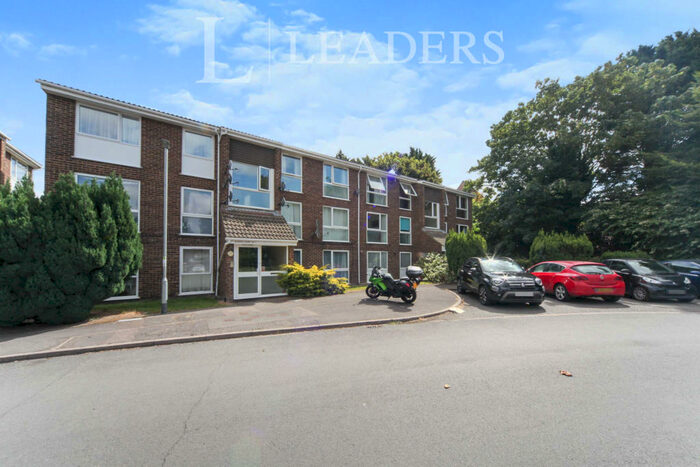 2 Bedroom Apartment To Rent In Queens Court, The Mall, LU5