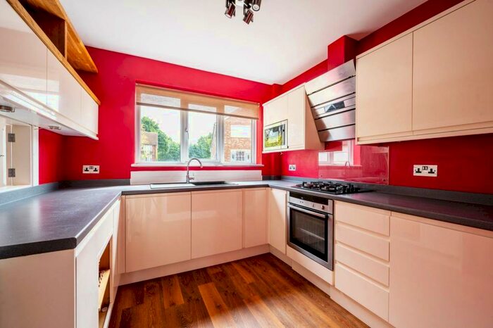 5 Bedroom End Of Terrace House To Rent In Lindfield Gardens, Guildford, GU1