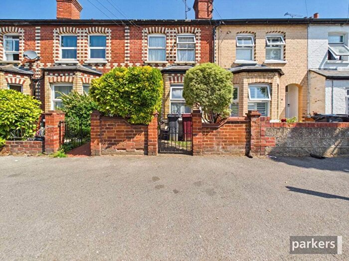 3 Bedroom Terraced House For Sale In Prince Of Wales Avenue, Reading, Berkshire, RG30