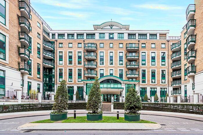 2 Bedroom Flat To Rent In Warren House, Beckford Close, Kensington, London, W14