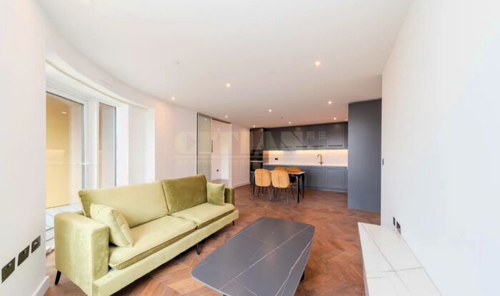 3 Bedroom Flat To Rent In Royal Exchange, Kingston, Kingston Upon Thames, KT1