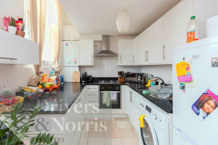 3 Bedroom Apartment To Rent In Sussex Way, Islington, London, N7