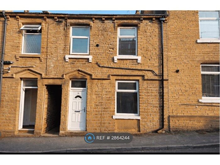 2 Bedroom Terraced House To Rent In Prince St, Huddersfield, HD4