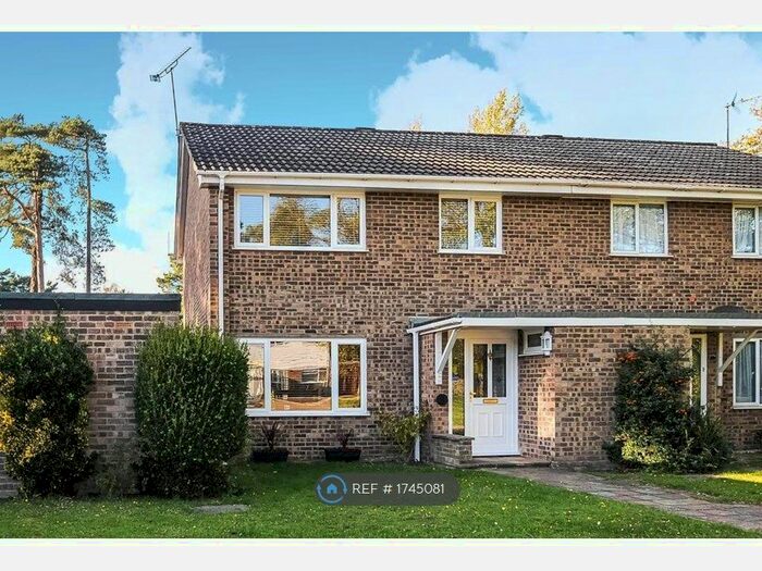 3 Bedroom Semi-Detached House To Rent In Brandon Close, Camberley, GU15