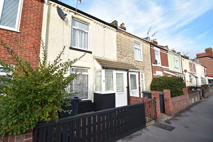 2 Bedroom Detached House To Rent In Carnarvon Road Silver Sub, Gosport, Hampshire, PO12