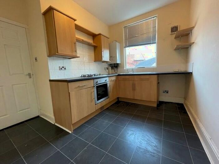 3 Bedroom Flat To Rent In Rake Lane, Wallasey, Wirral, CH45