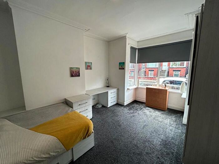 1 Bedroom House To Rent In Beechwood View, Burley, Leeds, LS4